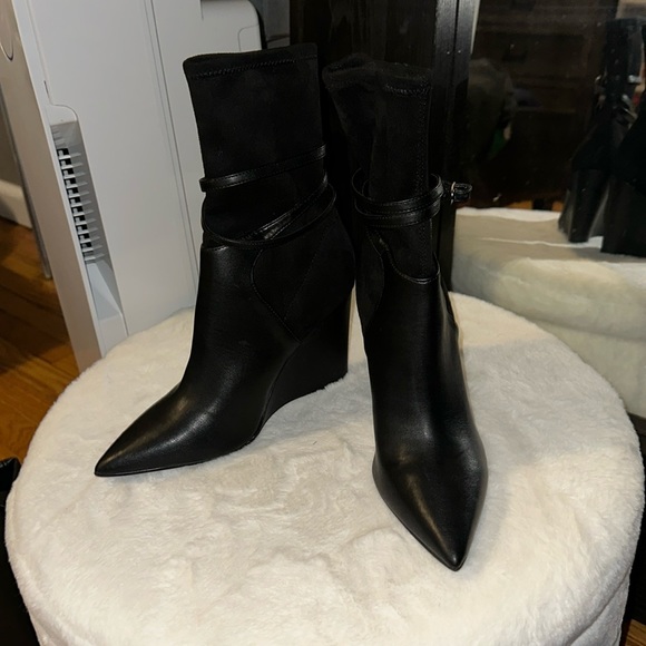 GUESS Women's Acora Ankle Boot Black wedge heel boot women 8 - Picture 3 of 7